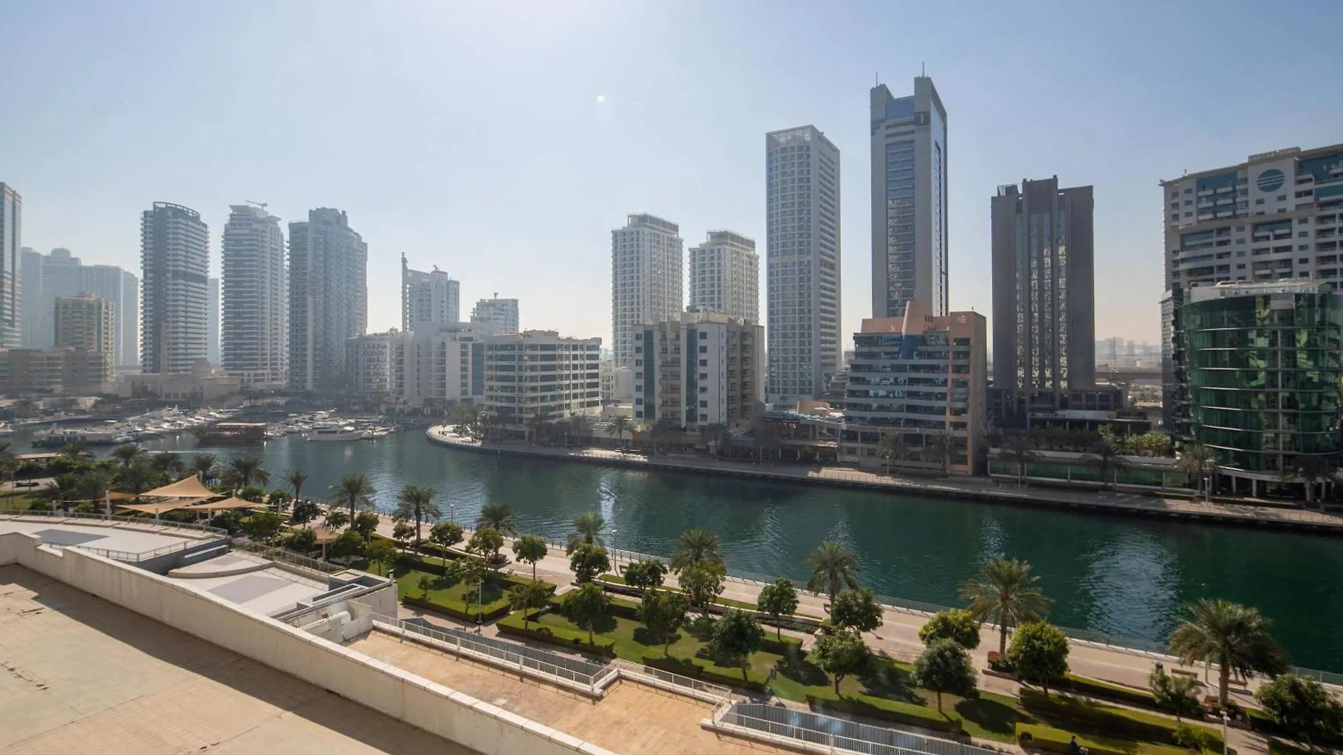 Frank Porter - Dorra Bay دبي الإمارات العربية المتحدة