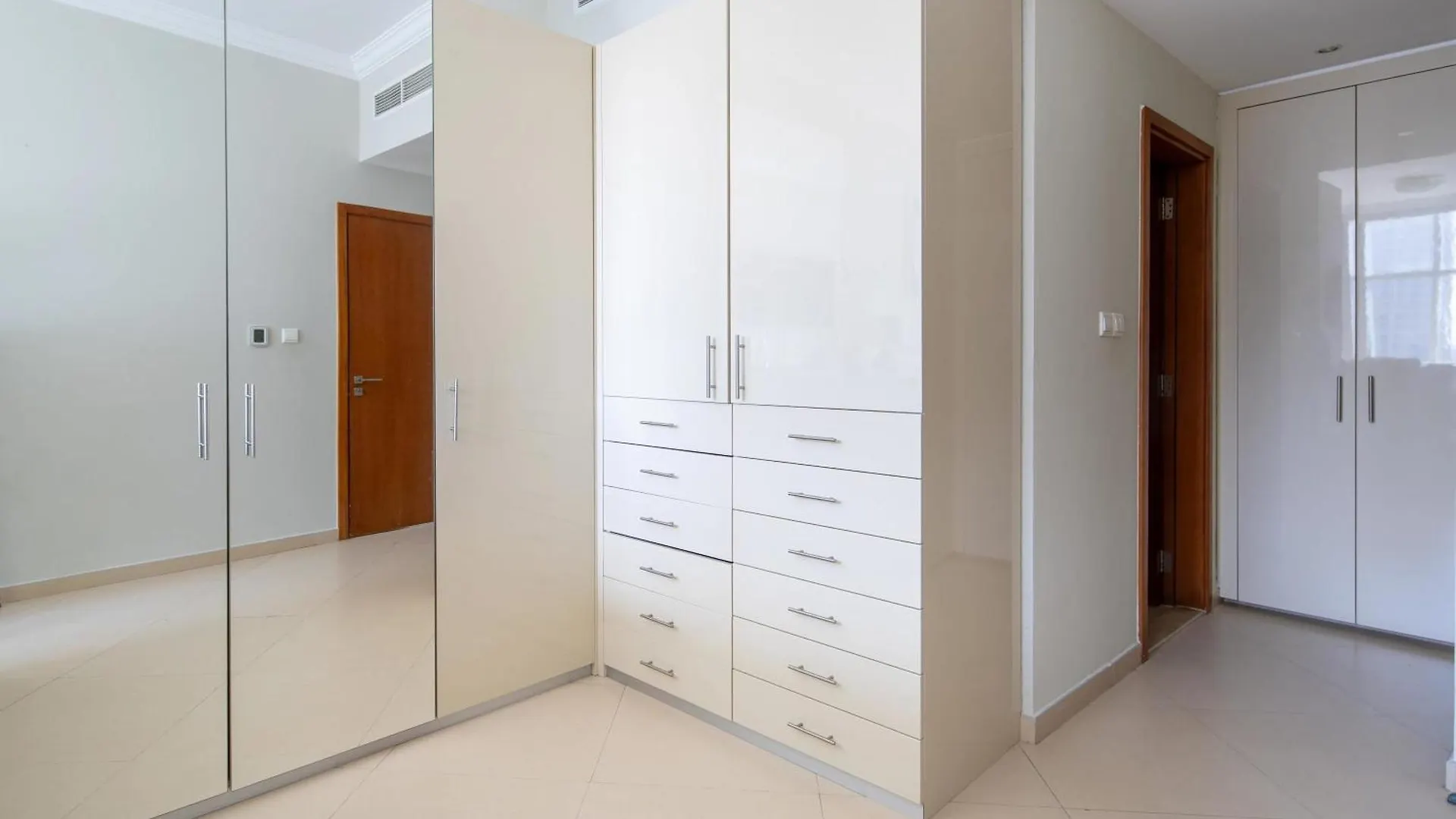 Frank Porter - Dorra Bay دبي 0*,  الإمارات العربية المتحدة